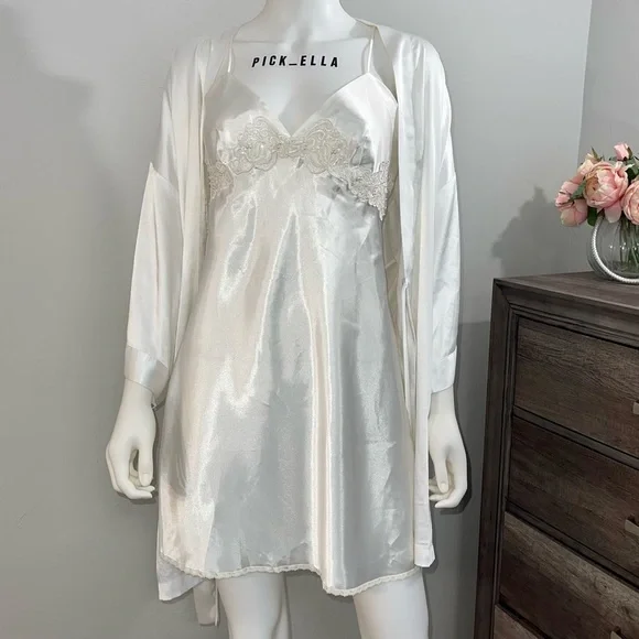 M VS Victoria’s Secret Vintage Embellished Perl White Satin Bride Slip and Robe - Picture 5 of 13